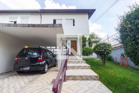 Casa à venda com 257m², 4 quartos e 2 vagas Casa à venda com 257m², 4 quartos e 2 vagasEntrada
