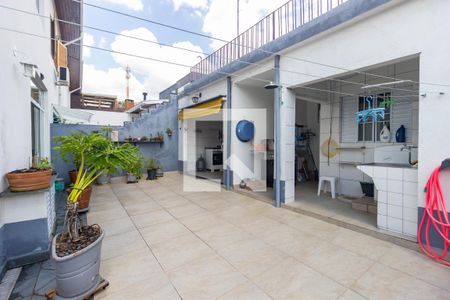 Casa à venda com 257m², 4 quartos e 2 vagas Casa à venda com 257m², 4 quartos e 2 vagasQuintal