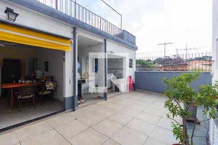 Casa à venda com 257m², 4 quartos e 2 vagas Casa à venda com 257m², 4 quartos e 2 vagasQuintal