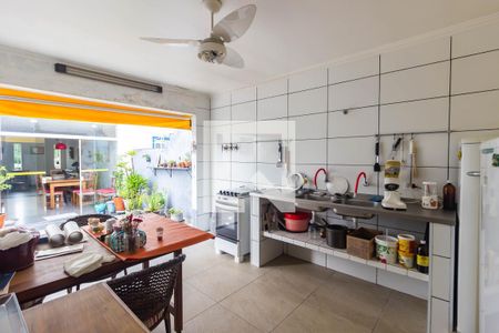 Casa à venda com 257m², 4 quartos e 2 vagas Casa à venda com 257m², 4 quartos e 2 vagasCozinha 2