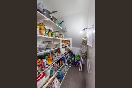 Casa à venda com 257m², 4 quartos e 2 vagas Casa à venda com 257m², 4 quartos e 2 vagasDispensa