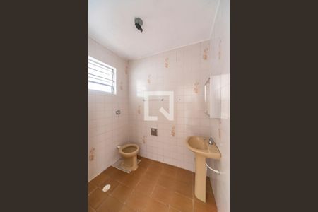 Casa para alugar com 99m², 2 quartos e 1 vaga Casa para alugar com 99m², 2 quartos e 1 vagaBanheiro