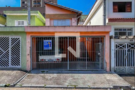 Casa para alugar com 99m², 2 quartos e 1 vaga Casa para alugar com 99m², 2 quartos e 1 vagaFachada