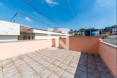 Casa para alugar com 99m², 2 quartos e 1 vaga Casa para alugar com 99m², 2 quartos e 1 vagaVaranda