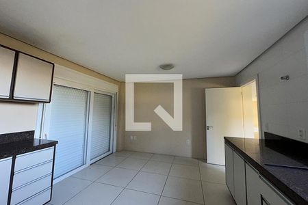 Casa à venda com 300m², 4 quartos e 4 vagasCozinha