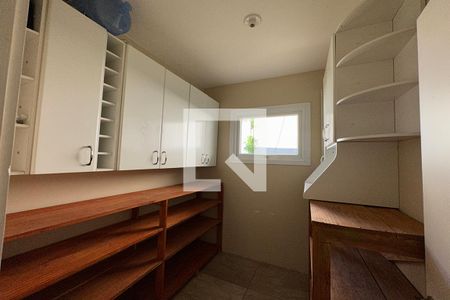 Casa à venda com 300m², 4 quartos e 4 vagasLavanderia