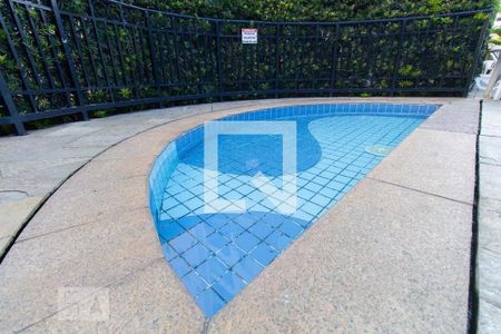 Apartamento para alugar com 57m², 3 quartos e 1 vagaÁrea comum - Piscina