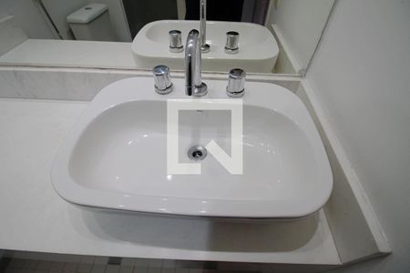 Apartamento para alugar com 74m², 3 quartos e 1 vaga Apartamento para alugar com 74m², 3 quartos e 1 vagaBanheiro da Suíte 1