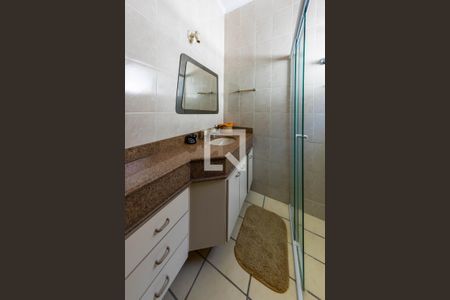 Casa para alugar com 440m², 4 quartos e 2 vagasBanheiro 2