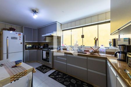 Casa para alugar com 440m², 4 quartos e 2 vagasCozinha