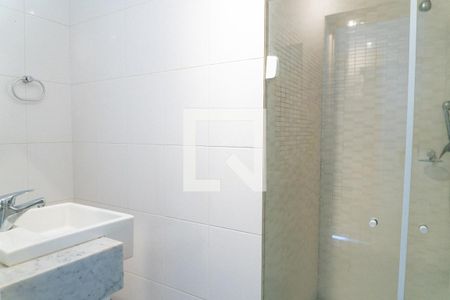 Casa para alugar com 570m², 5 quartos e 4 vagasBanheiro 1