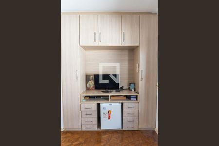 Casa para alugar com 570m², 5 quartos e 4 vagasQuarto 1 - Armários