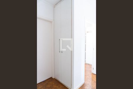 Casa para alugar com 570m², 5 quartos e 4 vagasCorredor Detalhe