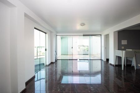 Apartamento à venda com 440m², 4 quartos e 4 vagas Apartamento à venda com 440m², 4 quartos e 4 vagasCobertura - Espaço Gourmet