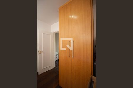 Apartamento à venda com 440m², 4 quartos e 4 vagas Apartamento à venda com 440m², 4 quartos e 4 vagasQuarto de Serviço