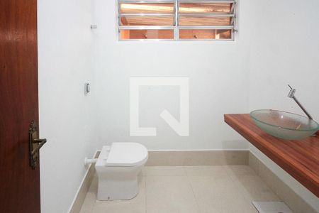 Casa à venda com 400m², 5 quartos e 8 vagasBanheiro casa 02