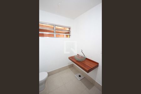 Casa à venda com 400m², 5 quartos e 8 vagasBanheiro casa 02