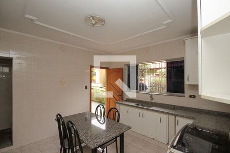Casa à venda com 400m², 5 quartos e 8 vagasCozinha