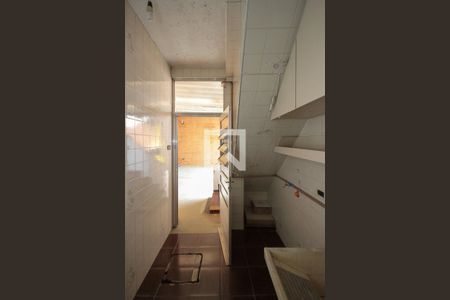 Casa à venda com 400m², 5 quartos e 8 vagasÁrea de Serviço casa 02