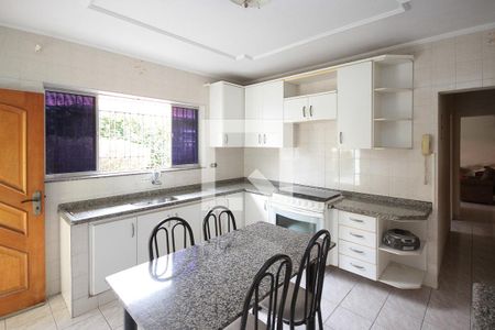 Casa à venda com 400m², 5 quartos e 8 vagasCozinha