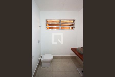 Casa à venda com 400m², 5 quartos e 8 vagasBanheiro casa 02