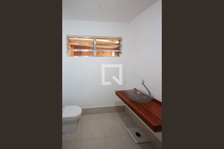Casa à venda com 400m², 5 quartos e 8 vagasBanheiro casa 02