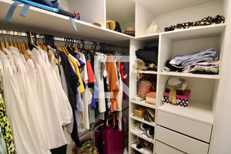 Apartamento à venda com 126m², 2 quartos e 3 vagasCloset da suíte 1