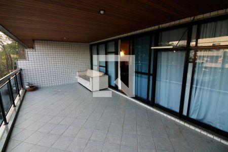 Apartamento à venda com 126m², 2 quartos e 3 vagasVaranda da Sala