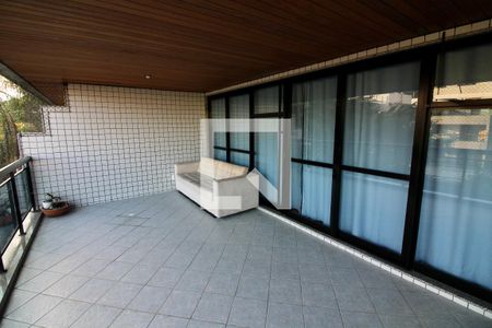 Apartamento à venda com 126m², 2 quartos e 3 vagasVaranda da Sala