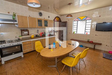 Casa à venda com 360m², 4 quartos e 6 vagasCozinha