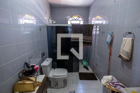 Casa à venda com 360m², 4 quartos e 6 vagasBanheiro da suíte