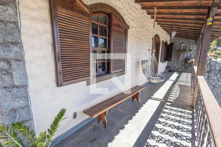 Casa à venda com 360m², 4 quartos e 6 vagasVaranda