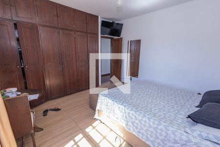 Casa à venda com 360m², 4 quartos e 6 vagasQuarto 1 / suíte