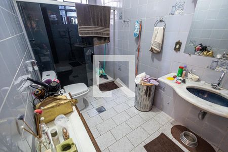 Casa à venda com 360m², 4 quartos e 6 vagasBanheiro da suíte