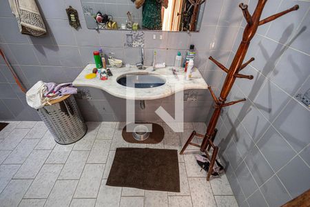 Casa à venda com 360m², 4 quartos e 6 vagasBanheiro da suíte