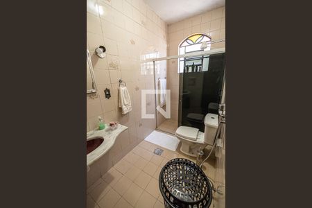 Casa à venda com 360m², 4 quartos e 6 vagasBanheiro da suíte