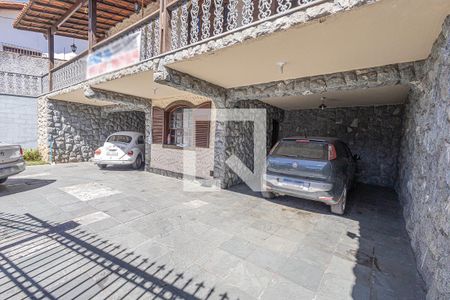 Casa à venda com 360m², 4 quartos e 6 vagasVagas de garam / fachada