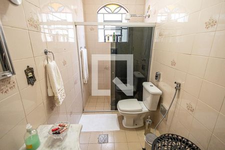 Casa à venda com 360m², 4 quartos e 6 vagasBanheiro da suíte