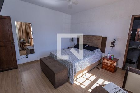 Casa à venda com 360m², 4 quartos e 6 vagasQuarto 1 / suíte