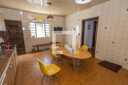 Casa à venda com 360m², 4 quartos e 6 vagasCozinha