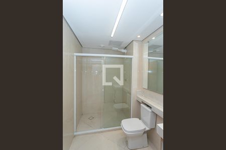 Banheiro de apartamento para alugar com 1 quarto, 61m² em São Domingos, São Paulo