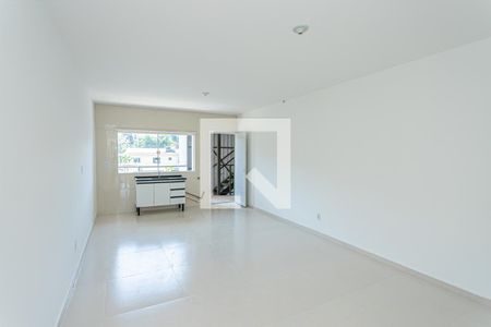 Sala, cozinha e área de serviço de apartamento para alugar com 1 quarto, 62m² em São Domingos, São Paulo