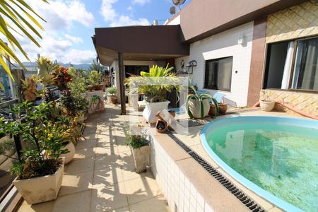 Apartamento à venda com 243m², 3 quartos e 1 vagaPiscina