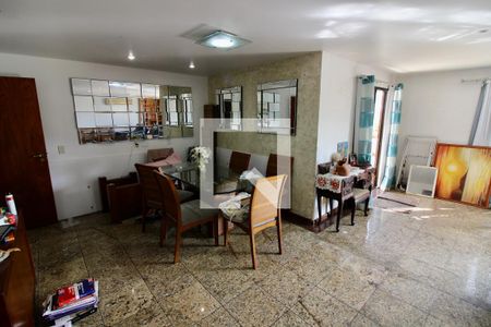 Apartamento à venda com 243m², 3 quartos e 1 vagaSala