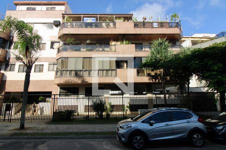 Apartamento à venda com 243m², 3 quartos e 1 vagaFachada