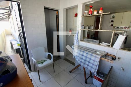 Apartamento à venda com 243m², 3 quartos e 1 vagaÁrea de Serviço