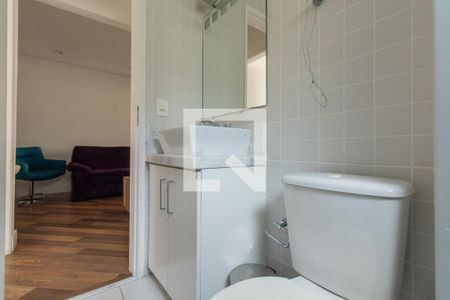 Banheiro social de apartamento para alugar com 2 quartos, 60m² em Pinheiros, São Paulo