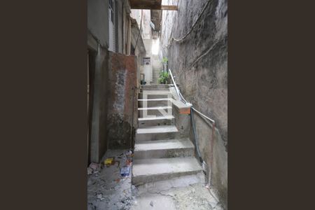 Casa para alugar com 30m², 1 quarto e sem vaga Casa para alugar com 30m², 1 quarto e sem vagaEscada