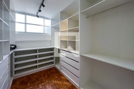 Apartamento à venda com 134m², 2 quartos e 2 vagasCloset
