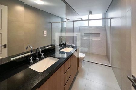Apartamento à venda com 134m², 2 quartos e 2 vagasBanheiro da Suíte